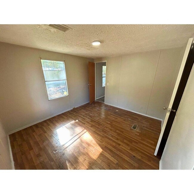 Building Photo - 2395 Parrott Dr