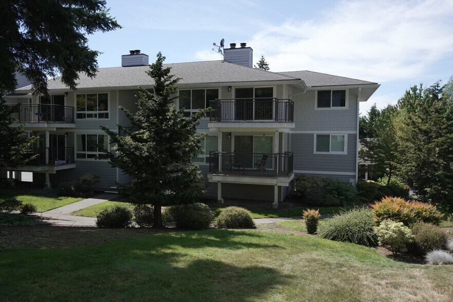 Building Photo - 15206 NE 8th St