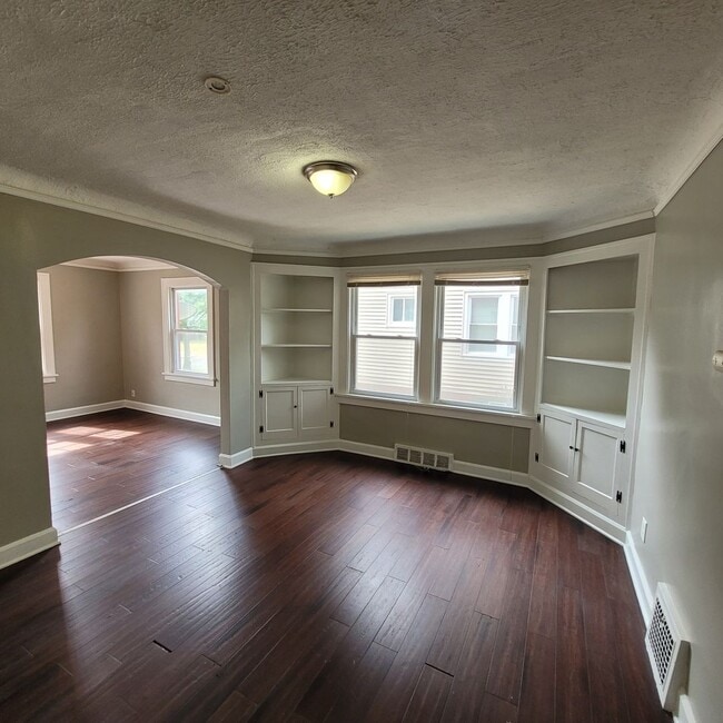 Building Photo - 2624 Portman Ave