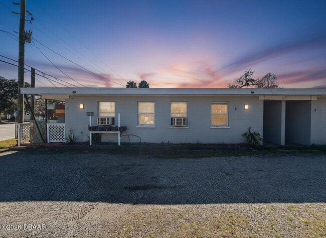 Building Photo - 5018 S Ridgewood Ave