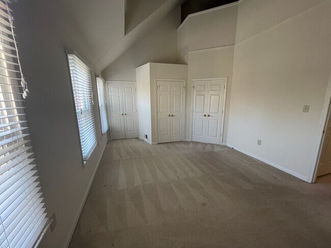 Building Photo - Luxurious And Spacious 3 Bed 2 Bath Brick Townhouse In Tysons Station