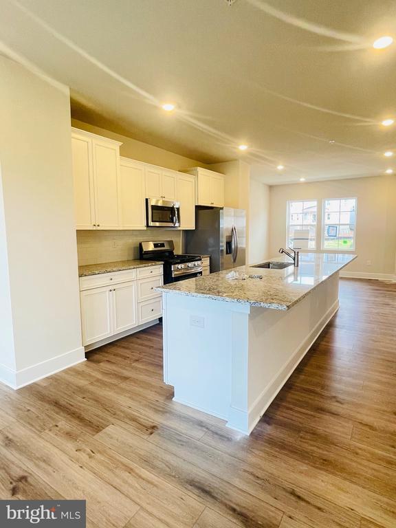 Building Photo - 2280 Marcy Dr