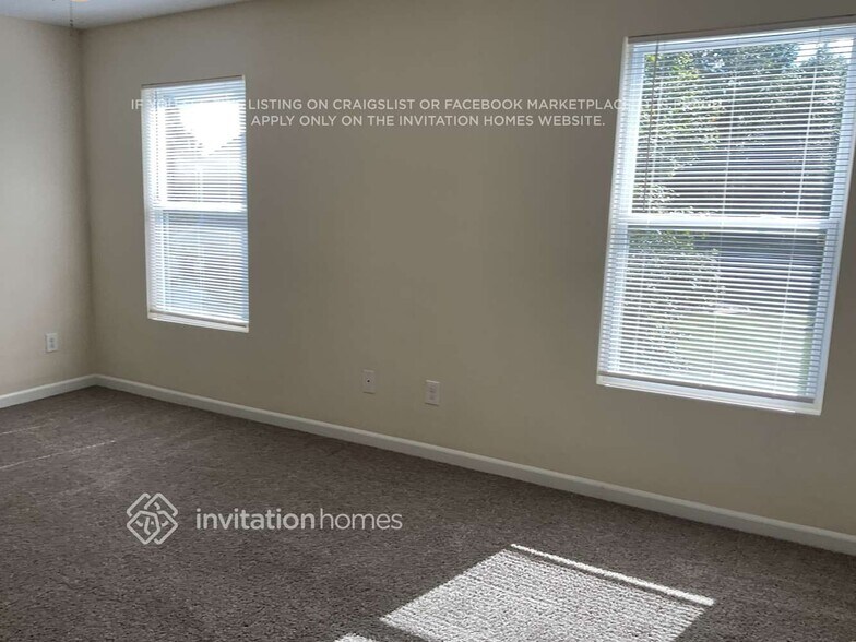 Building Photo - 1052 Sapphire Dr