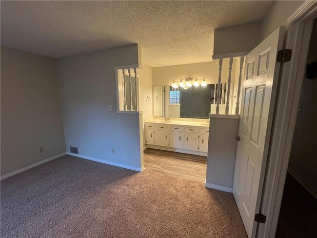 Building Photo - 562 Barcelona Dr