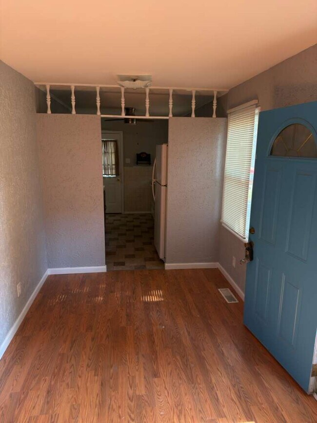 Building Photo - Freshly Updated Florissant Rental – Perfect for Families!