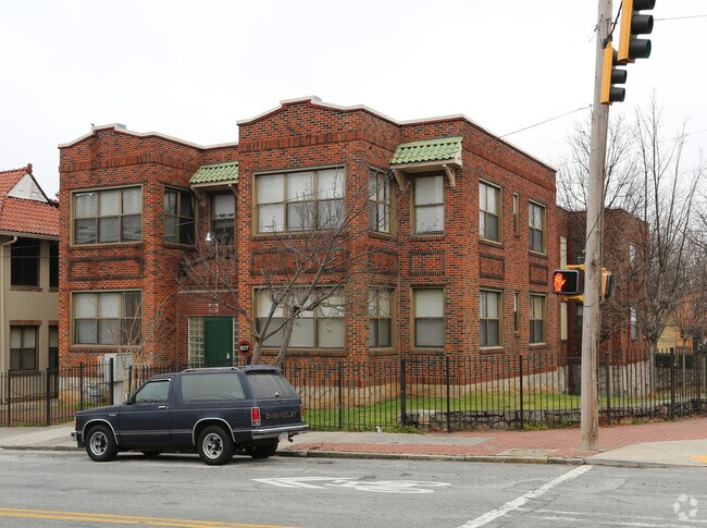 Primary Photo - 617 NE Parkway Dr