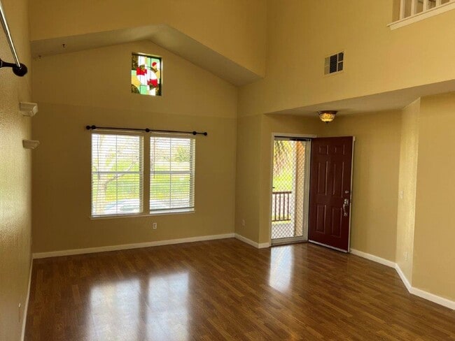 Building Photo - Modern 4 Bedroom 3 Bath Close to Marina Suisun City *Star Rentals