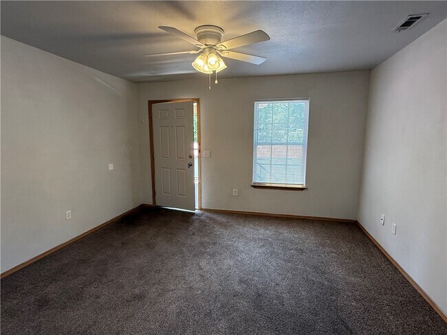 Building Photo - 8148 Randall Ln