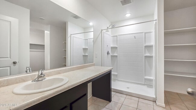 Building Photo - 8562 S 253rd Ave