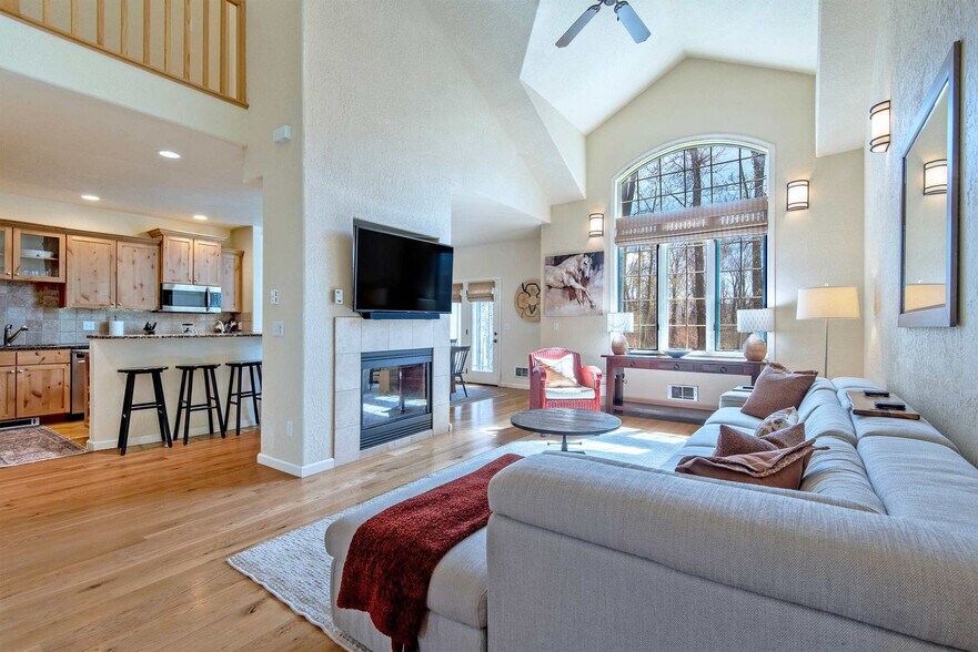 Building Photo - 129 Cobble Creek Ln