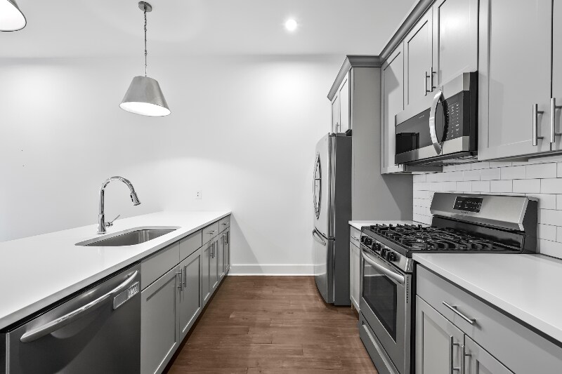 Building Photo - 700 James Ave