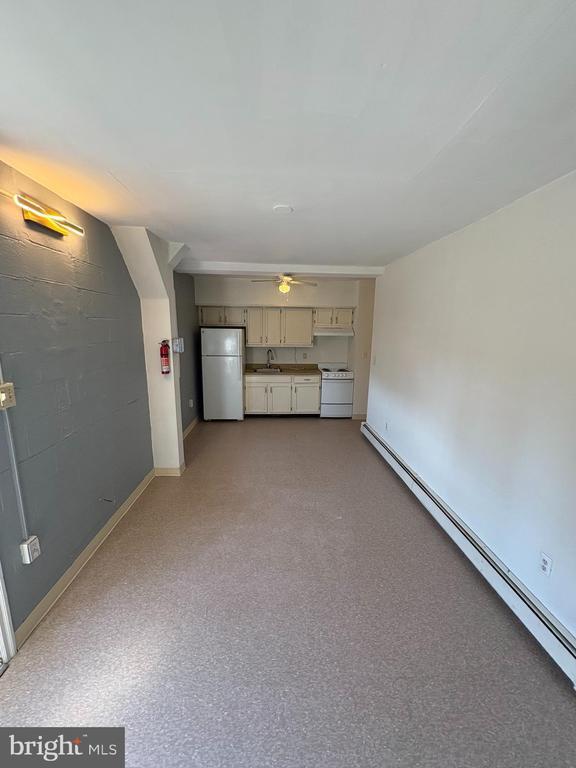 Building Photo - 9 N Church St