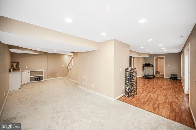 Building Photo - 15385 Windsong Ln