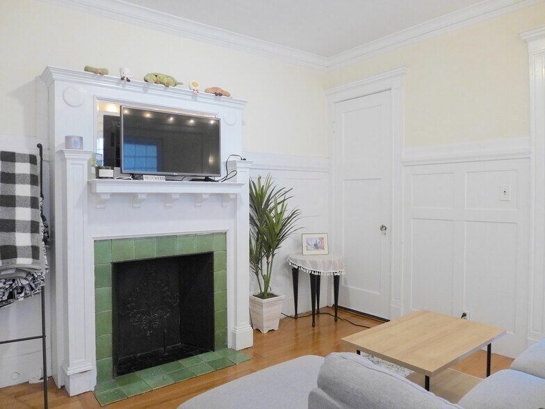 Building Photo - 26 Medfield St
