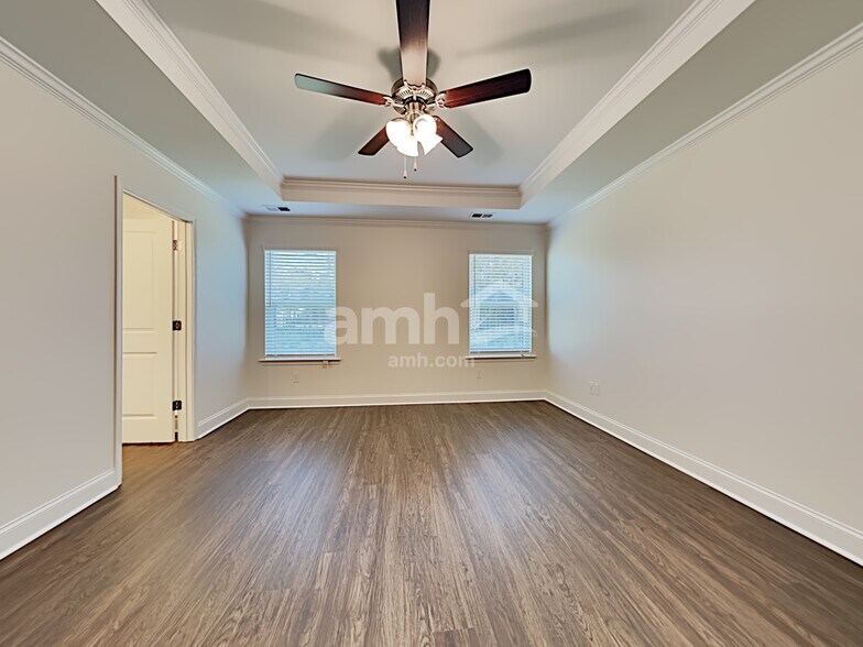 Building Photo - 303 Bering Ln