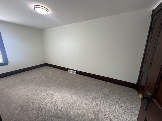 Building Photo - 245 Cromley St