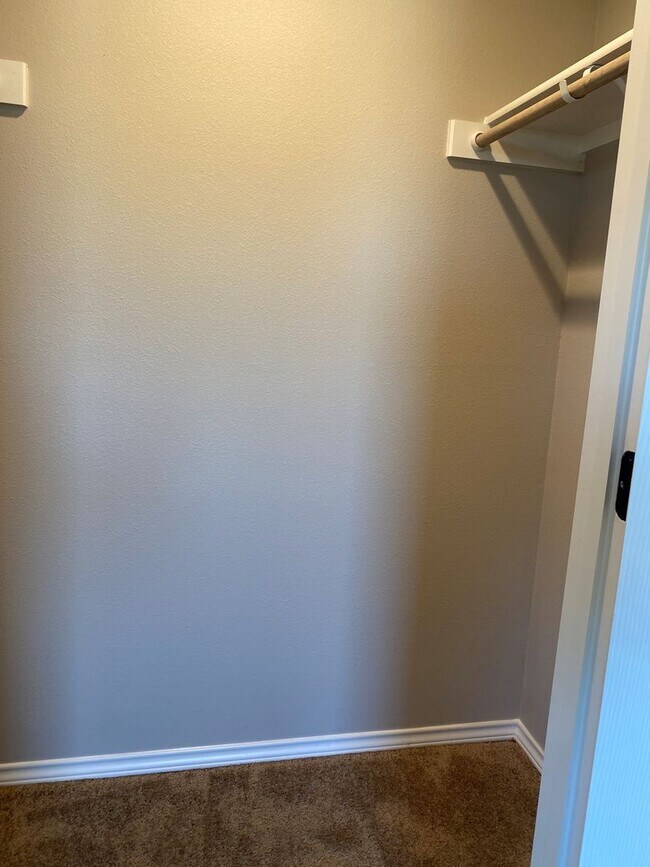 Building Photo - Welcome home to 4110 Swan's Landing #401!