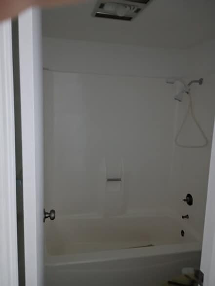 Building Photo - 300 Out Yonder