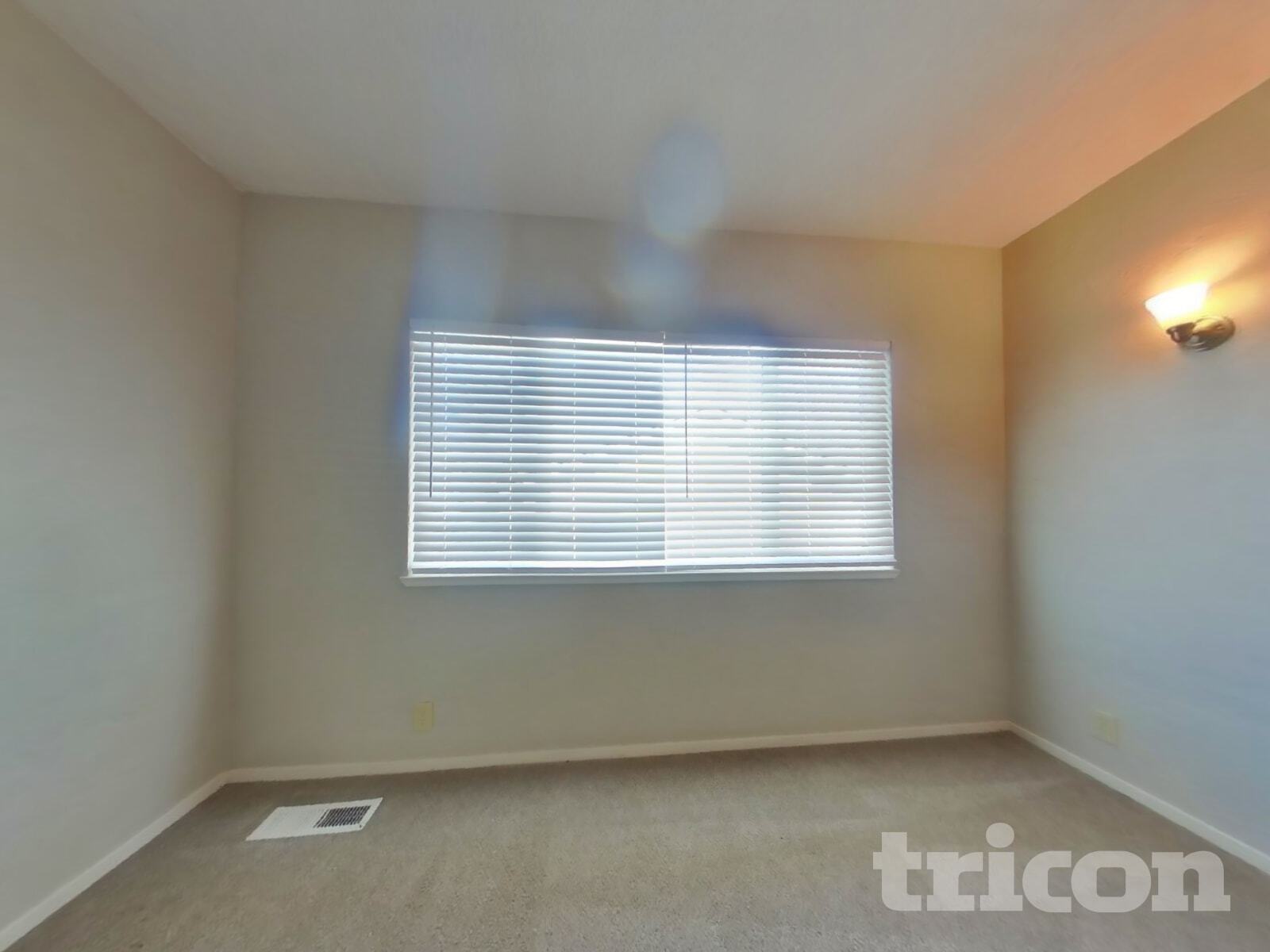 Building Photo - 573 Laurel St