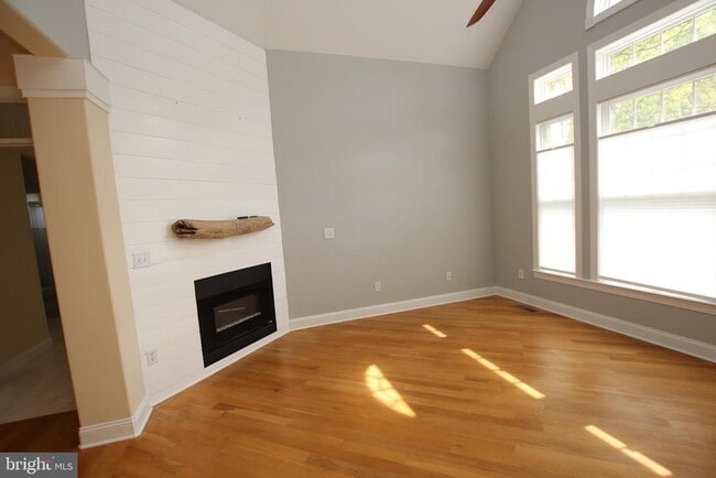 Building Photo - 3 Good Hope Ct