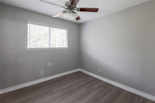 Building Photo - 12012 Cabana Ln