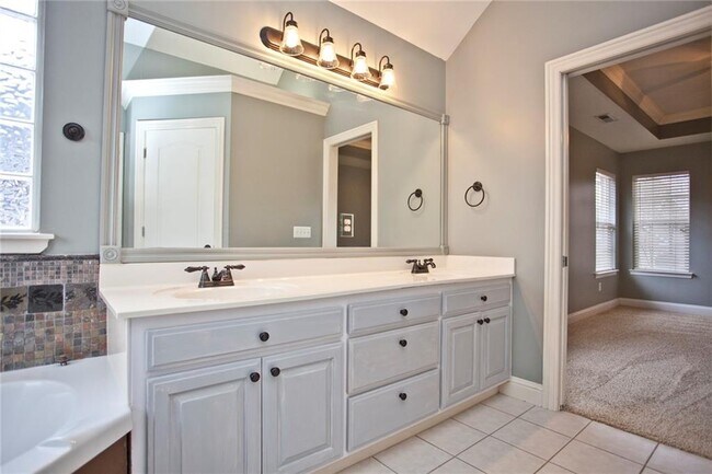 Building Photo - 5304 S 44th St