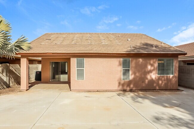 Building Photo - 1977 W Vineyard Plains Dr