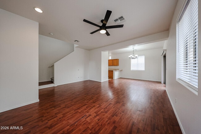 Building Photo - 961 E Redondo Dr