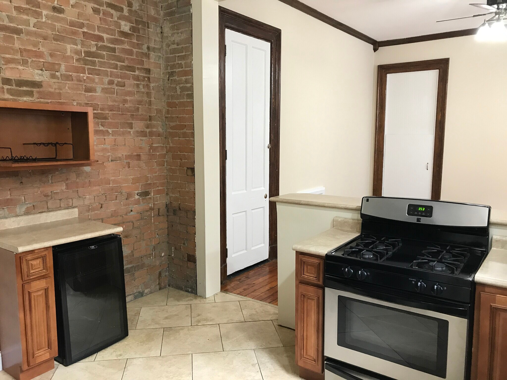Building Photo - 2654 Bellevue Ave