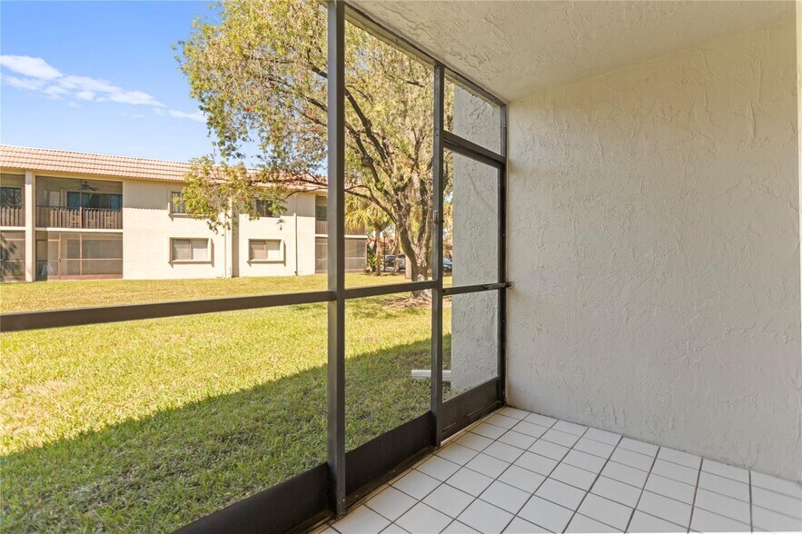 Building Photo - 16211 Saddle Club Rd