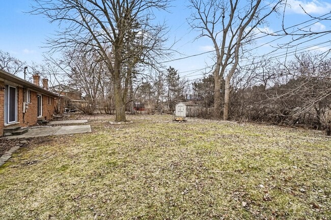 Building Photo - MOVE IN SPECIAL!!! - 1/2 OFF FIRST MONTH'S RENT