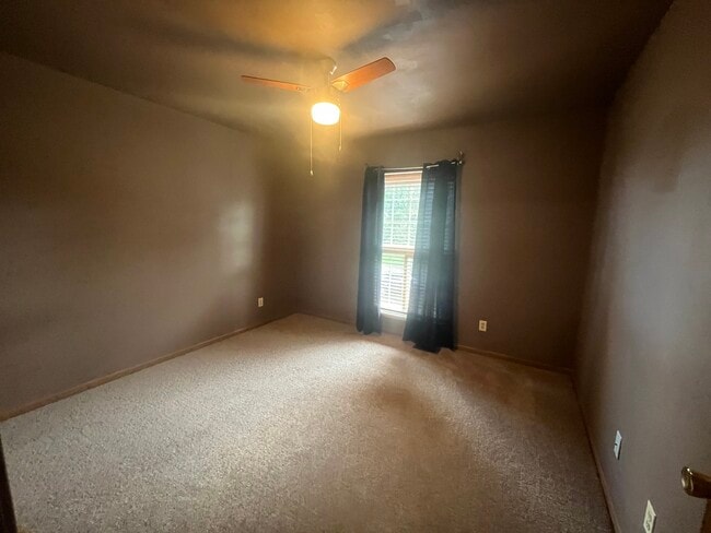 Building Photo - 965 Amberwood Pl