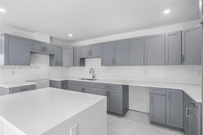 Building Photo - 2901 SW 92nd Ave