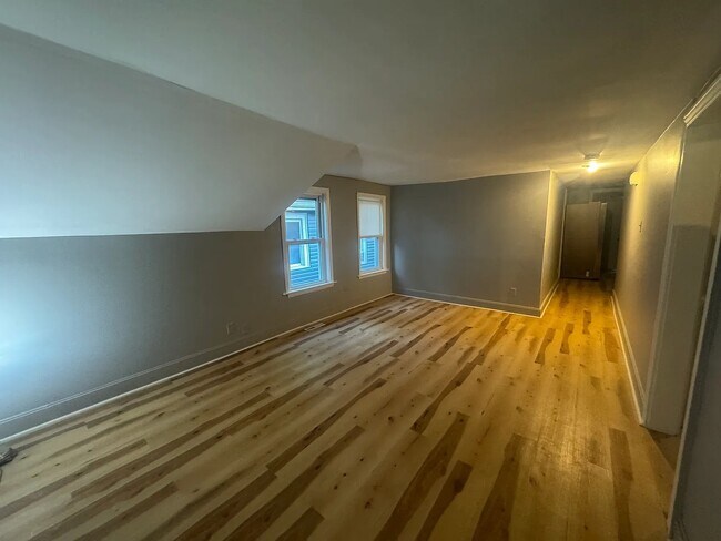 Building Photo - 2030 Dodge Ave