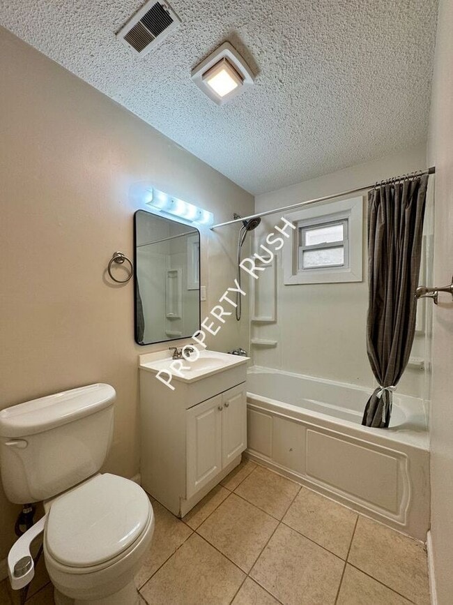 Building Photo - 3531 Sleepy Hollow Rd