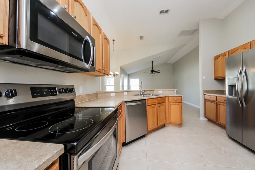 Building Photo - 4660 Huron Bay Cir