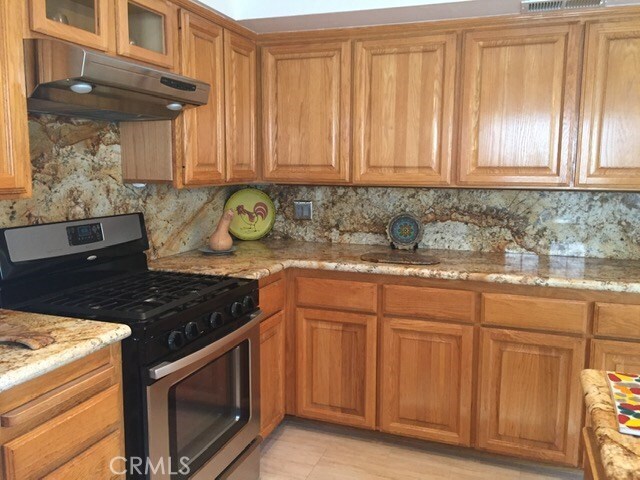 Building Photo - 8694 Villa La Jolla Dr