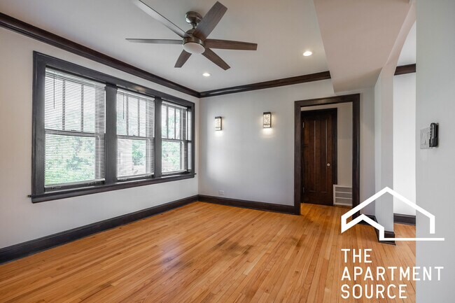 Building Photo - 6409 N Talman Ave