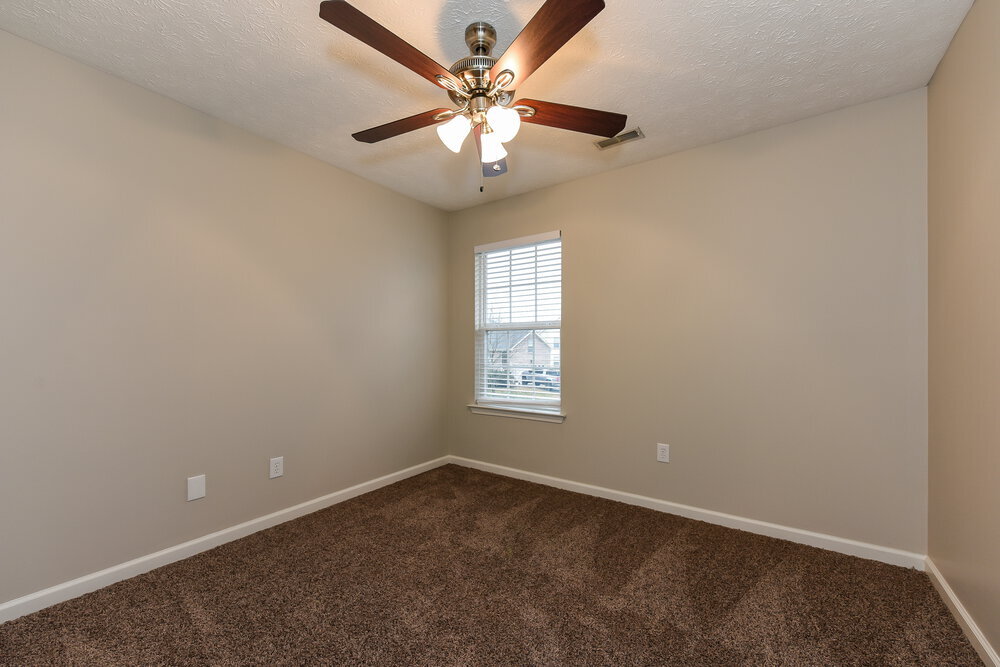 Building Photo - 278 Iris Dr
