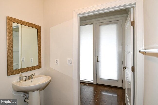 Building Photo - 13825 Estuary Pl