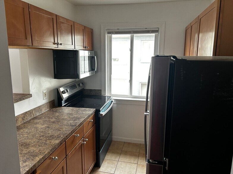 Building Photo - 713 Brandywine St SE