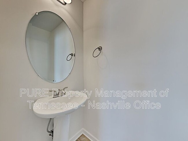 Building Photo - 100 Cobblestone Pl Dr