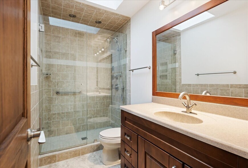 Main Bathroom - 12804 S 28th Ave