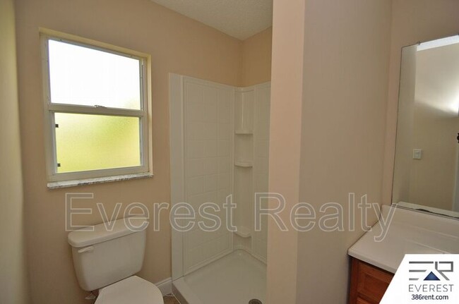 Building Photo - 5 Richfield Ln