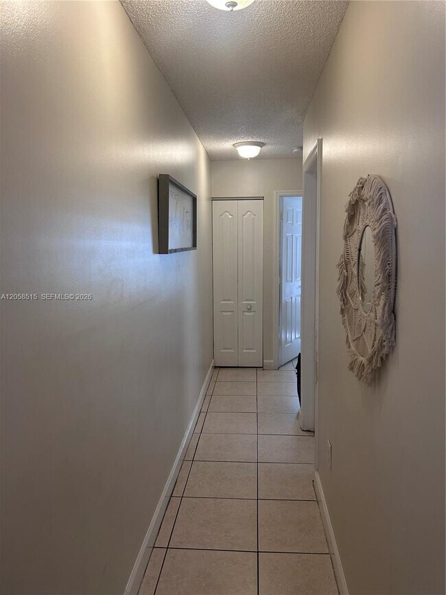 Building Photo - 4820 SW 152nd Way