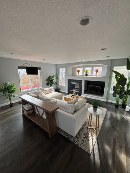 Building Photo - 10144 Madison St