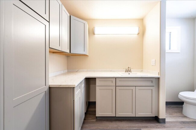 Building Photo - 228 Craig Ave