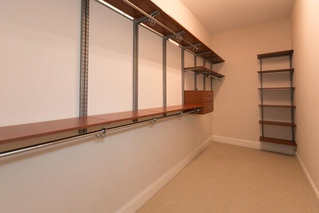 Building Photo - 8819 Provence Village Ln