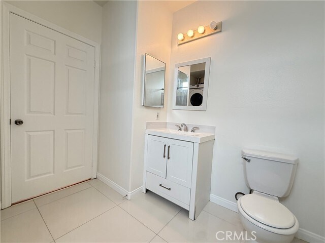 Building Photo - 300 E Providencia Ave