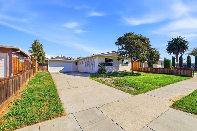 Building Photo - Recently Upgraded 3 Bedroom Home in San Jose